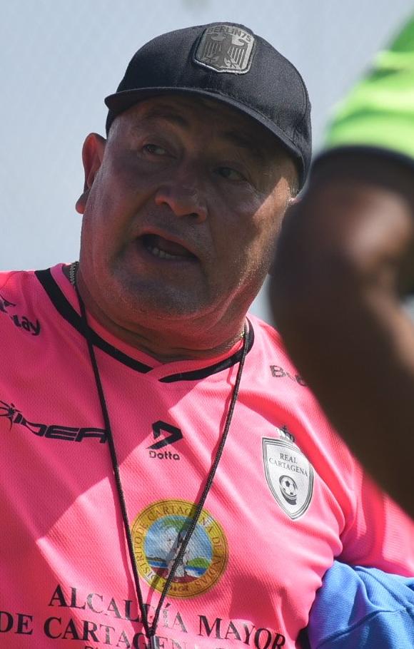 Alberto Suárez, técnico del Real Cartagena, confirmó que el 'Chino' Sandoval está separado del equipo. 