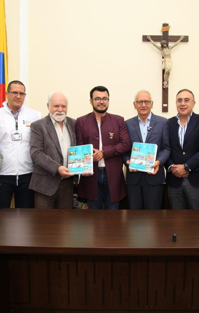 El Ministro de Salud, Guillermo Alfonso Jaramillo, radicando el proyecto de ley.