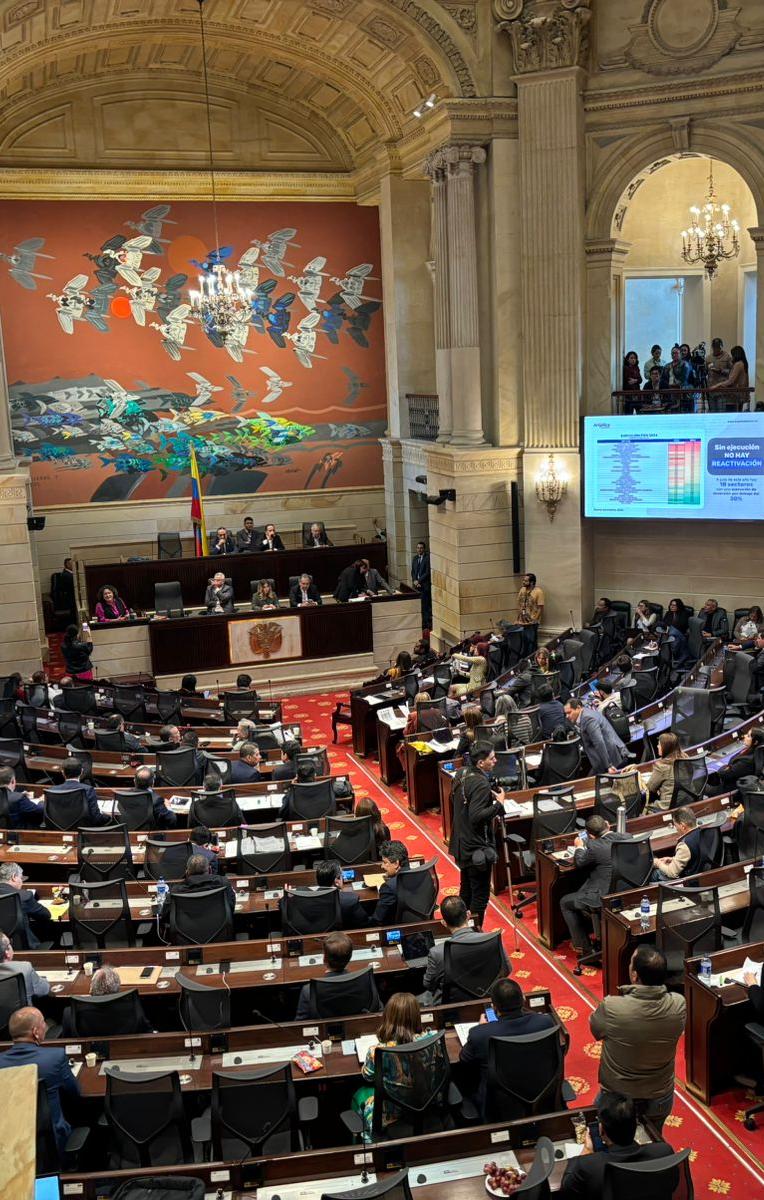  Comisiones económicas debatiendo monto del Presupuesto General.