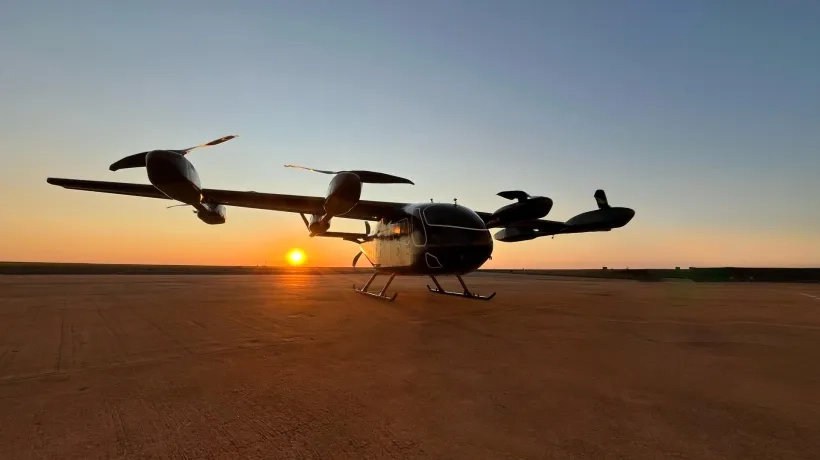 Primer prototipo a escala real de avión eléctrico de despegue y aterrizaje vertical. 