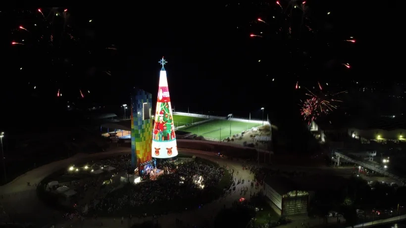 El árbol de Navidad más alto de Colombia. 