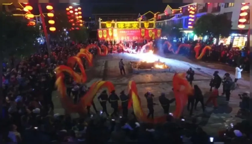 Danza del dragón en China.