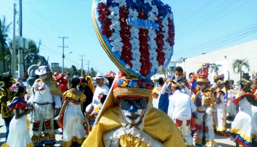 El fanatismo juniorista simbolizado en el Carnaval.