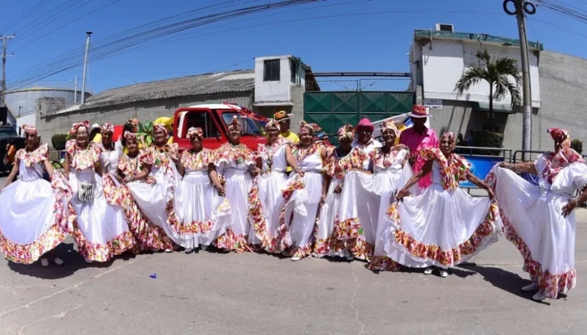 Impacto social del barrio Cevillar desfiló en la Gran Parada de Comparsas de Fantasía, en el Cumbiódromo.