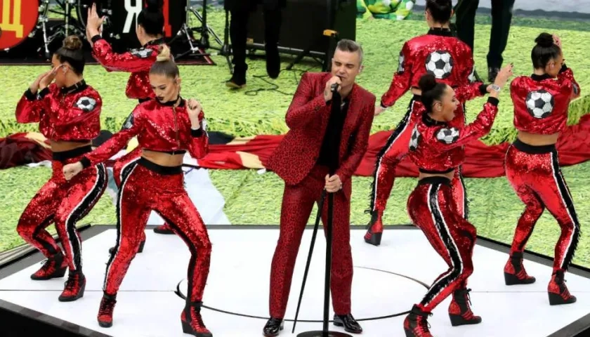 El cantante Robbie Williams durante la inauguración del Mundial.