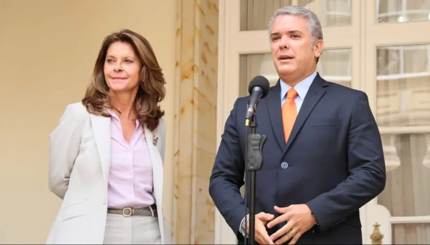 El presidente electo colombiano, Iván Duque (d), y su vicepresidenta, Marta Lucía Ramírez (i)
