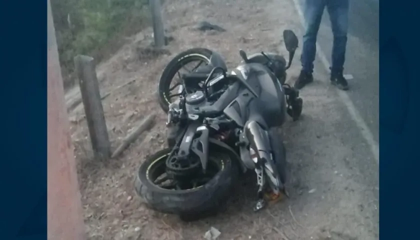 Motocicleta en la que se movilizaba la víctima.