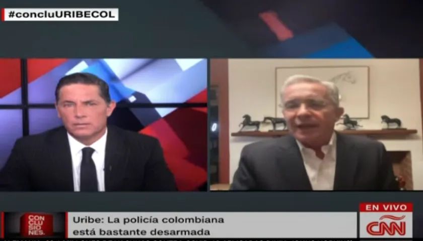 Entrevista en CNN en Español de Álvaro Uribe al periodista Fernando Del Rincón.