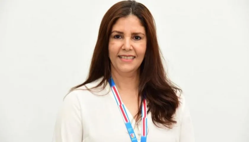 Malka Irina León, Directora de la Oficina de Pasaportes del Atlántico.