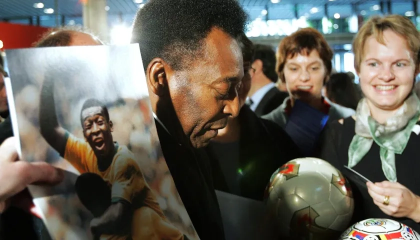 Pelé en una visita a Lausana (Suiza), en 2004.