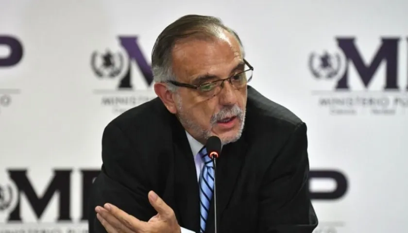 Iván Velásquez, Ministro de Defensa.