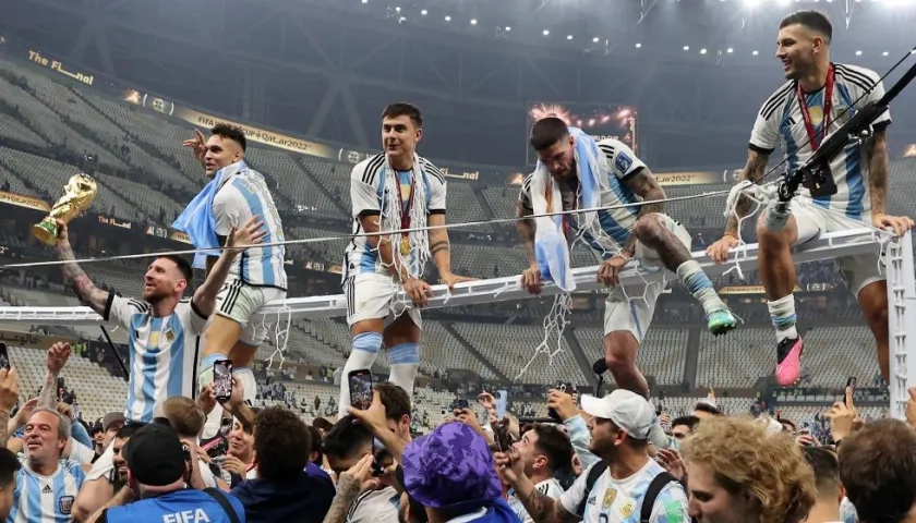 El festejo de los jugadores argentinos en el estadio de Lusail.