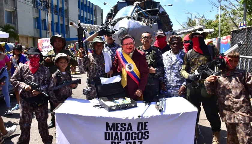 Presentación de la 'mesa de diálogos'.