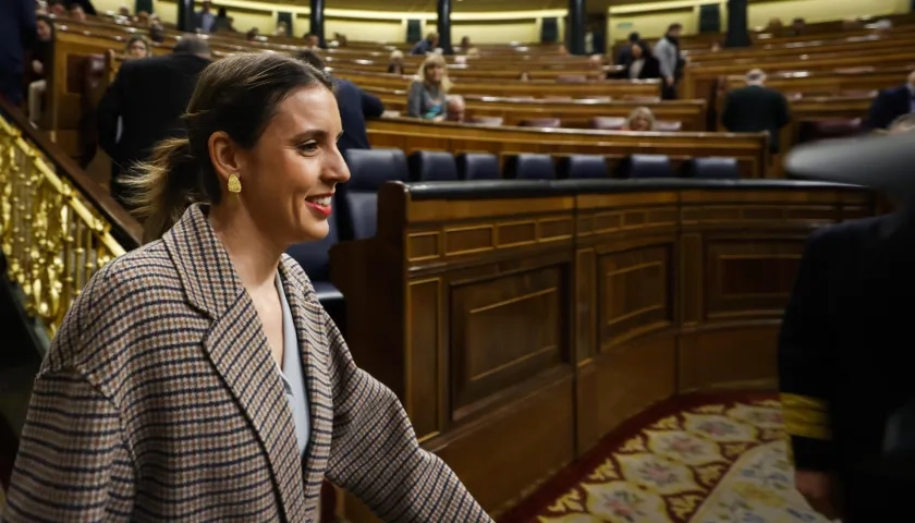 La ministra española de Igualdad, Irene Montero, a su llegada este jueves al pleno del Congreso de los Diputados, en Madrid