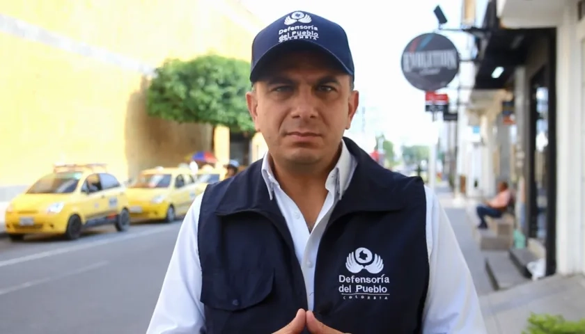 El Defensor del Pueblo, Carlos Camargo Assis.
