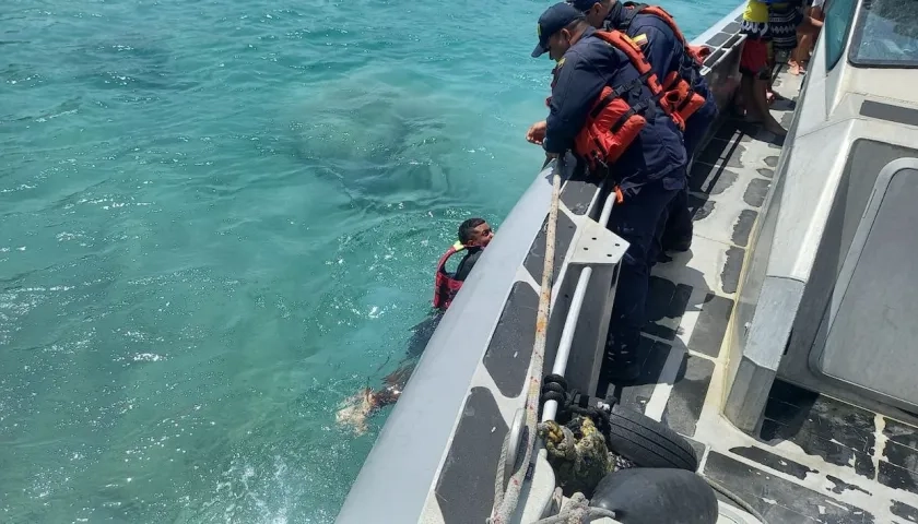 Rescate de uno de los ocupantes.