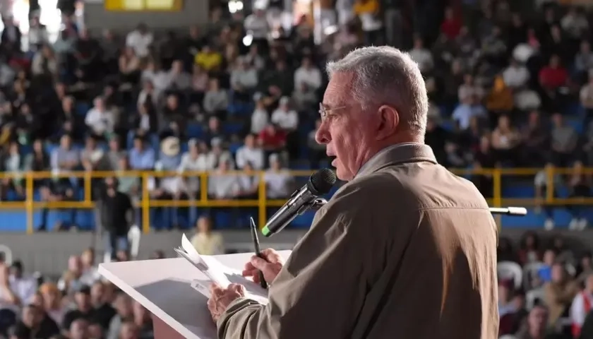 Álvaro Uribe durante su intervención en Popayán.
