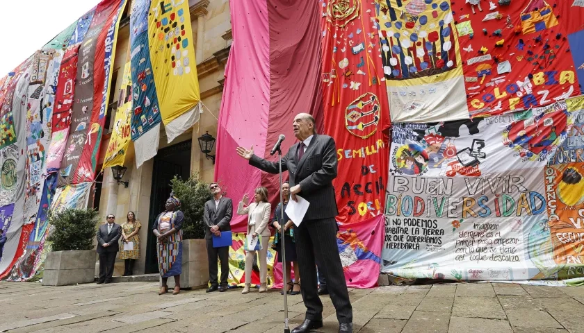 El ministro de Relaciones Exteriores de Colombia, Álvaro Leyva, durante la inauguración de las celebraciones de la "Semana por la paz y la memoria".