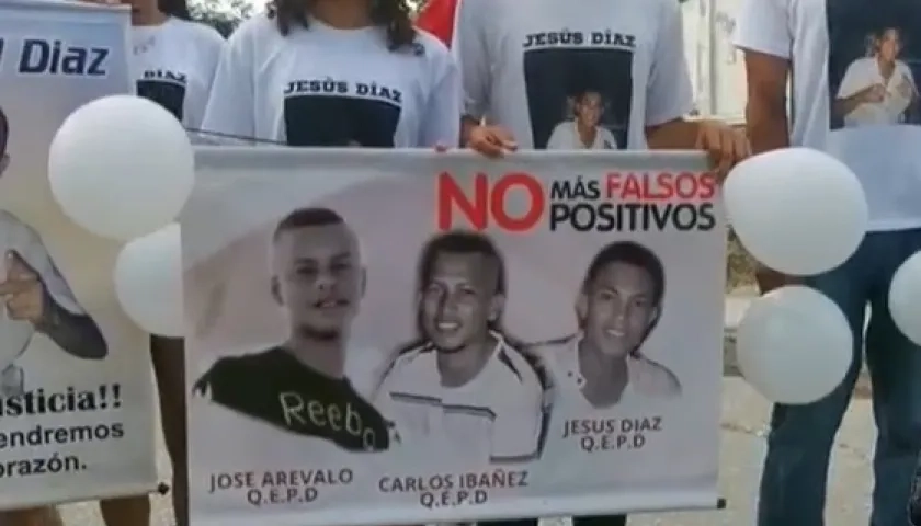La protesta se cumplió este jueves en Chochó, de donde eran oriundos los tres jóvenes asesinados