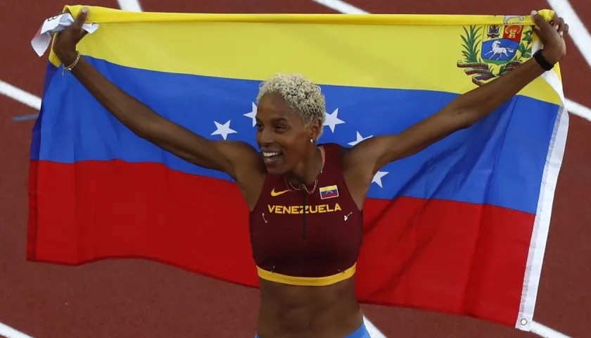 La atleta venezolana Yulimar Rojas es la principal atracción de las justas en San Salvador. 