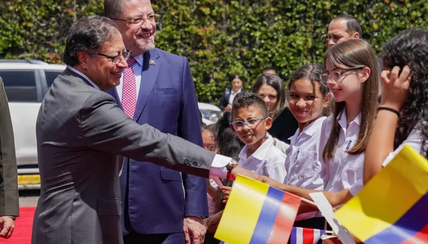 El presidente costarricense Rodrigo Chaves recibió a su homólogo colombiano, Gustavo Petro, hoy en San José.