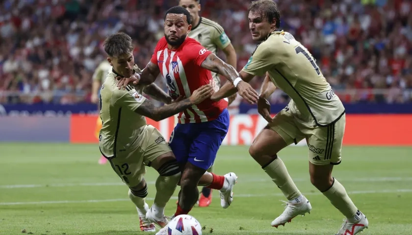 Memphis Depay marcó el segundo gol del Atlético de Madrid. 