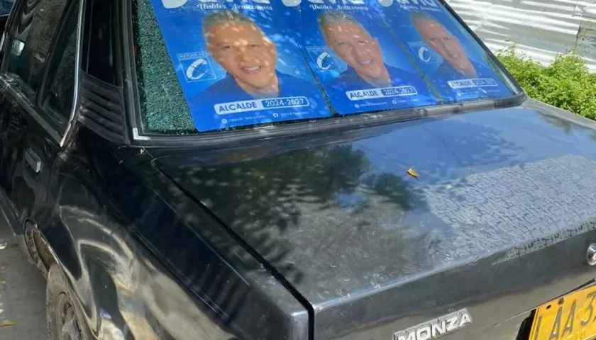 Vehículo de la campaña del candidato a Alcaldía de Tolú, David José Toscano Monterroza, blanco del ataque.