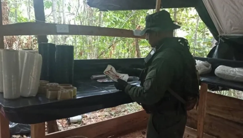 Militar venezolano en el campamento 