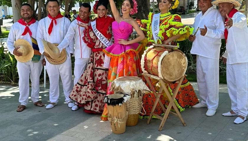 La reina del Carnaval de Barranquilla 2024, Melissa Cure, acompañó a las participantes en el concurso.