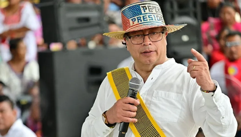 El Presidente Gustavo Petro, en La Guajira durante la declaratoria de la emergencia.