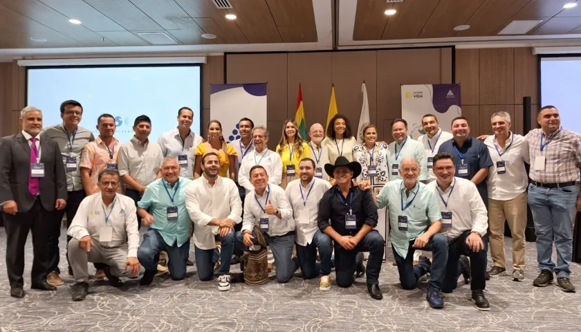 Gobernadores recién electos participantes en la reunión de la Esap en Cartagena.
