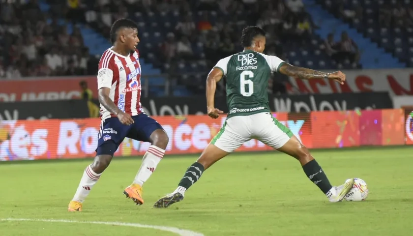 Jhon Vélez fue titular en el partido que Junior le ganó al Deportivo Cali, el sábado. 