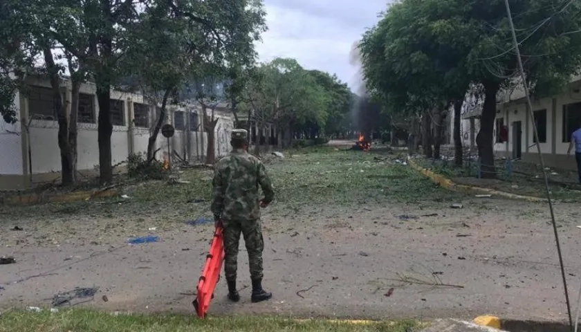 Atentado con carro bomba a la Brigada 30. 