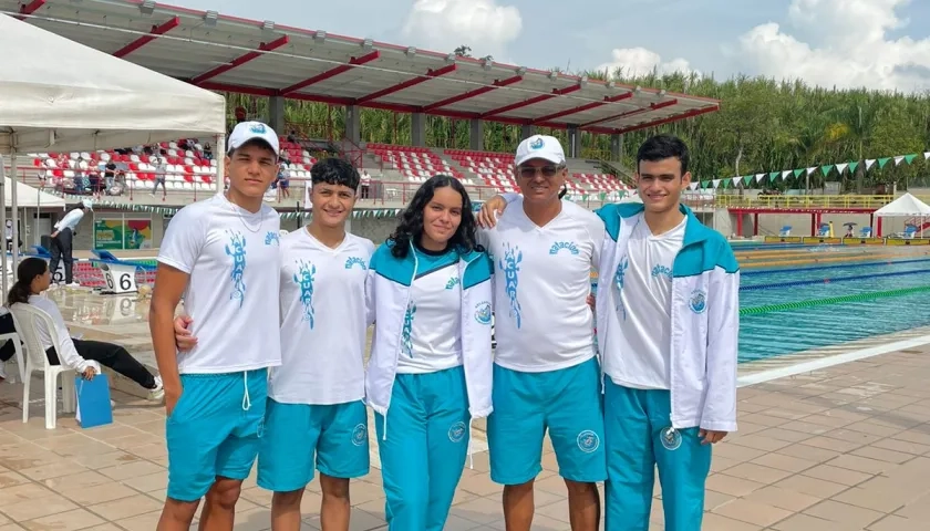 Grupo de nadadores del club Acuario de Barranquilla. 