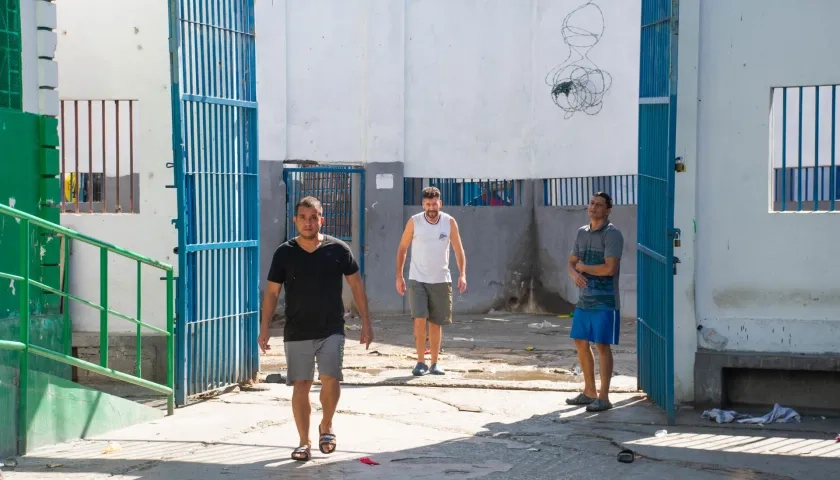 Colombianos en cárcel de Puerto Príncipe.