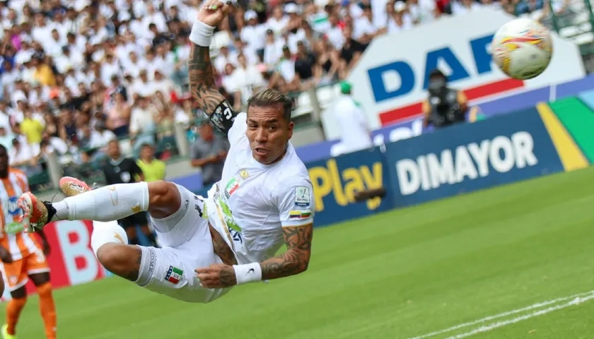 El espectacular remate de Dayro Moreno que significó su gol 224 en el fútbol colombiano. 