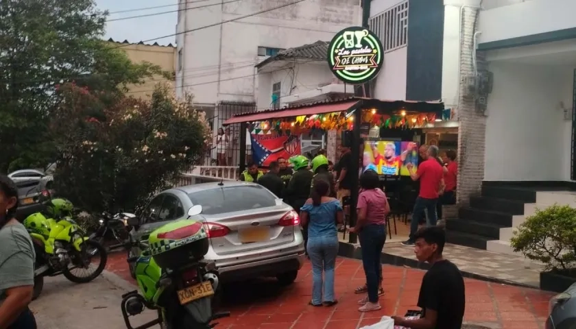 La Policía en el lugar donde se presentó la balacera. 