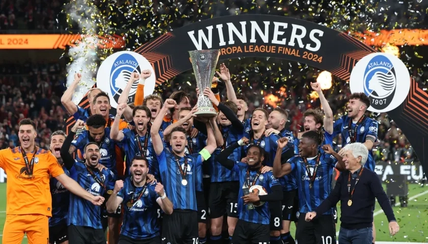 La celebración de la plantilla del Atalanta tras conquistar el título de la Liga Europa. 