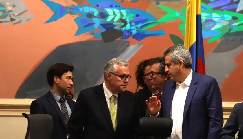 Los Ministros de Justicia e Interior, Néstor Osuna y Luis Fernando Velasco.