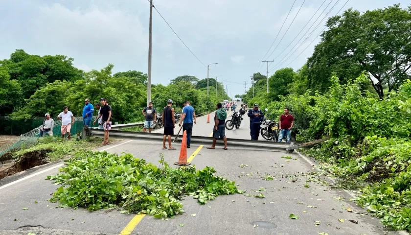 Puente 'Los Remedios' que comunica a Caracolí con la vía La Prosperidad