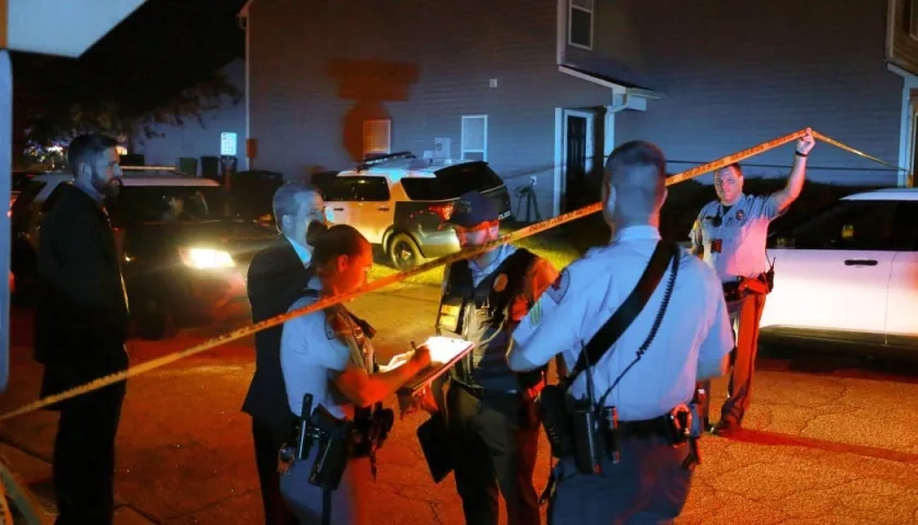 Policías atienden la emergencia por un tiroteo en festival Old Settlers Park en Texas