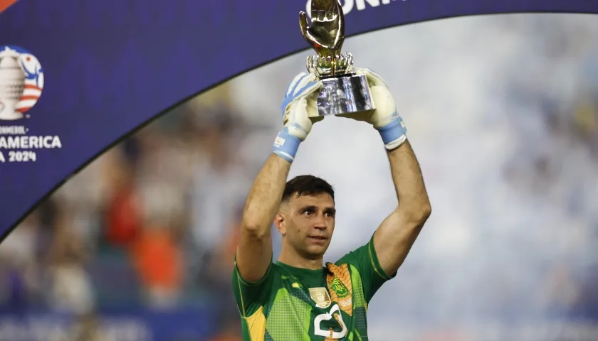 'Dibu' Martínez fue proclamado como el mejor portero de la Copa América. 