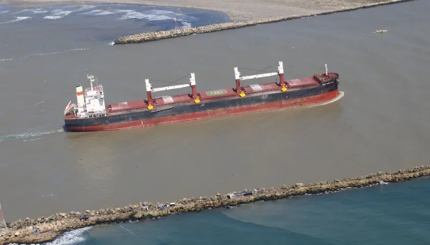 Imagen del canal navegable al puerto de Barranquilla.