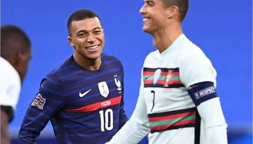 Mbappé con Cristiano en 2020.