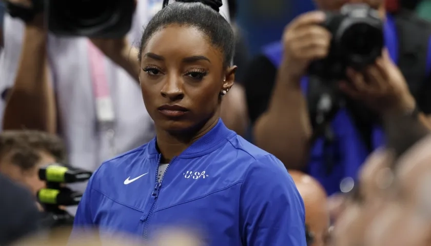 Simone Biles tras la final de barra.