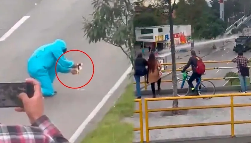 Momentos de los enfrentamientos frente a la Universidad Nacional. 