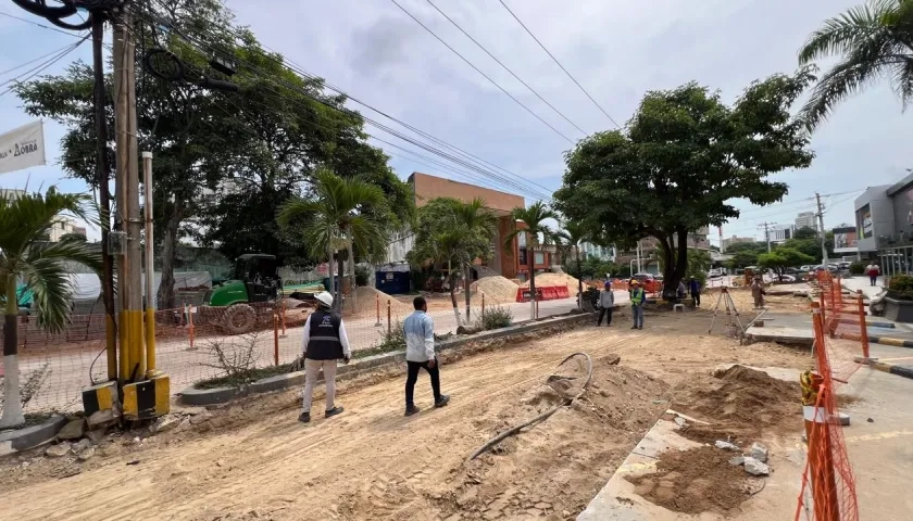 Obras de ampliación de una de las vías.