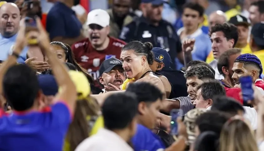 Darwin Núñez en los incidentes con hinchas colombianos.