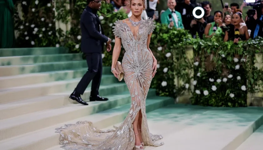 Jennifer López en la alfombra roja del Met Gala 2024, en Nueva York. 