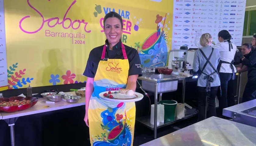 La chef Carolina Barbosa durante la presentación del enyucado fit. 